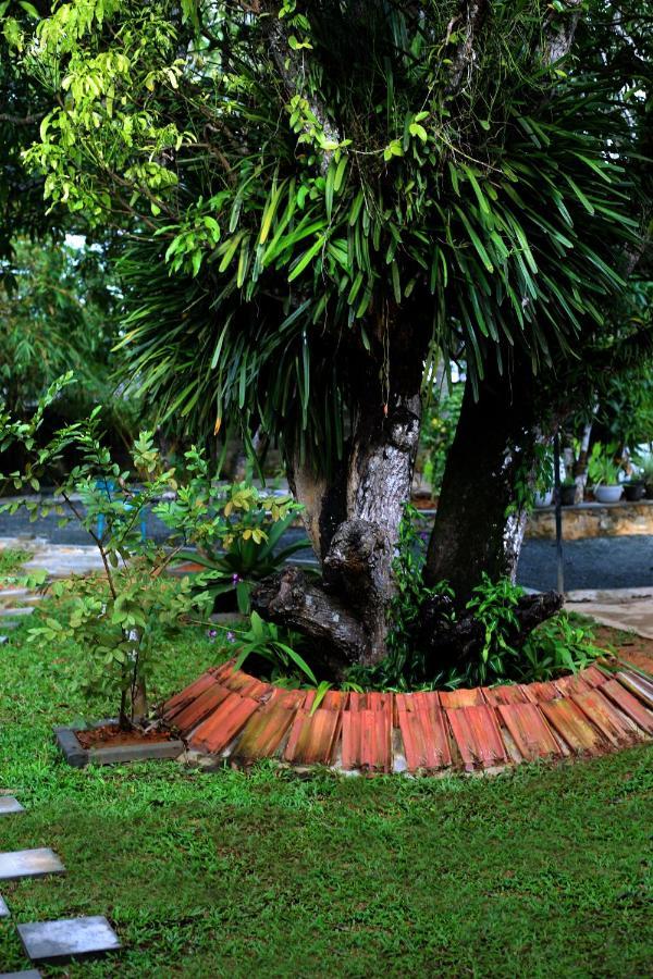 Triple Edge Villa Unawatuna Exteriör bild