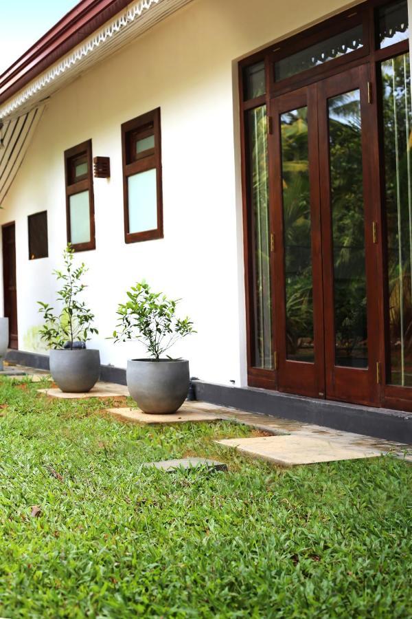 Triple Edge Villa Unawatuna Exteriör bild